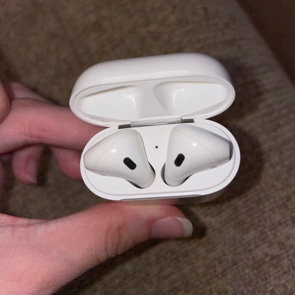 Apple Other - Apple AirPods 1st Generation Ear Buds w/ Charging Case
